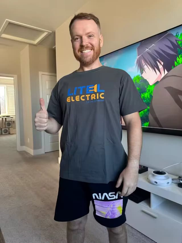 Customer photo 4